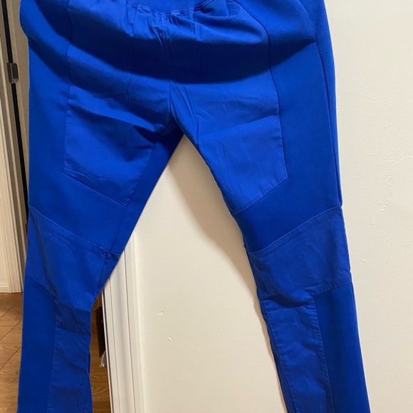 Jaaanu scrub set XS - Picture 9 of 11